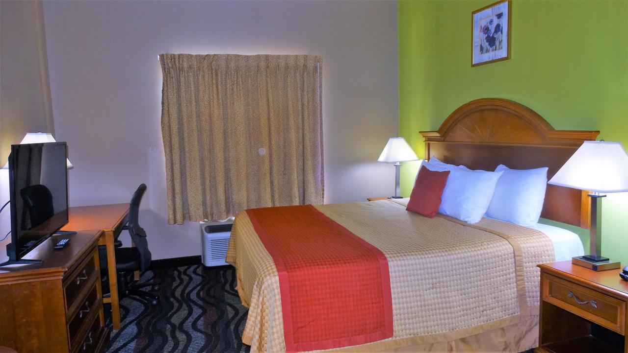 Oak Tree Inn & Suites Claxton Dış mekan fotoğraf