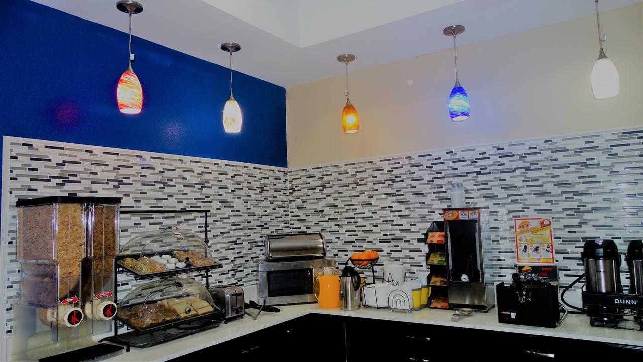 Oak Tree Inn & Suites Claxton Dış mekan fotoğraf