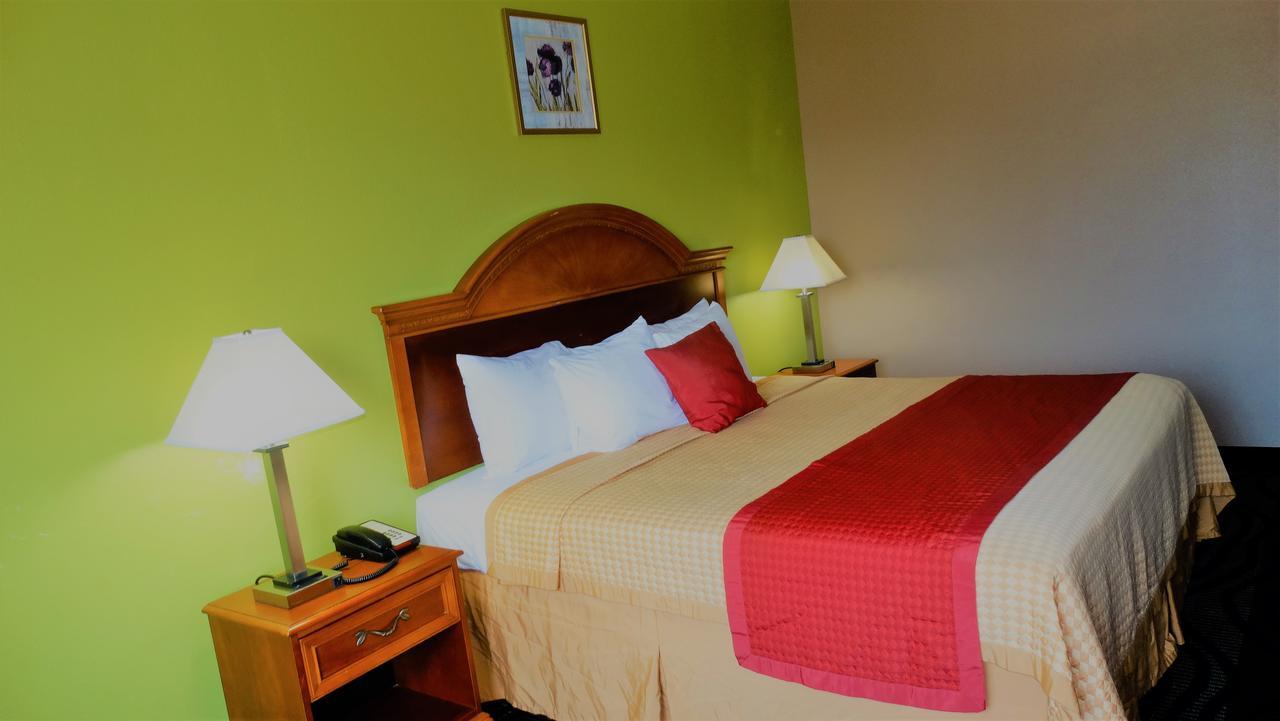 Oak Tree Inn & Suites Claxton Dış mekan fotoğraf