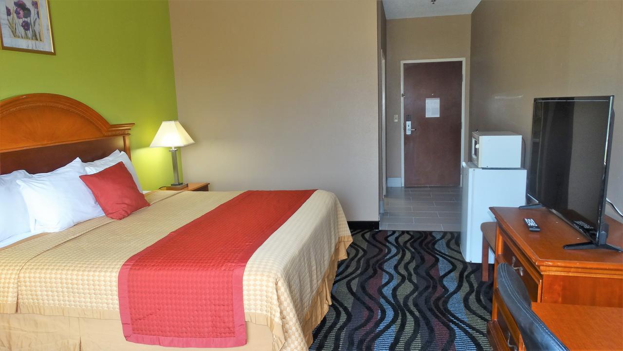 Oak Tree Inn & Suites Claxton Dış mekan fotoğraf