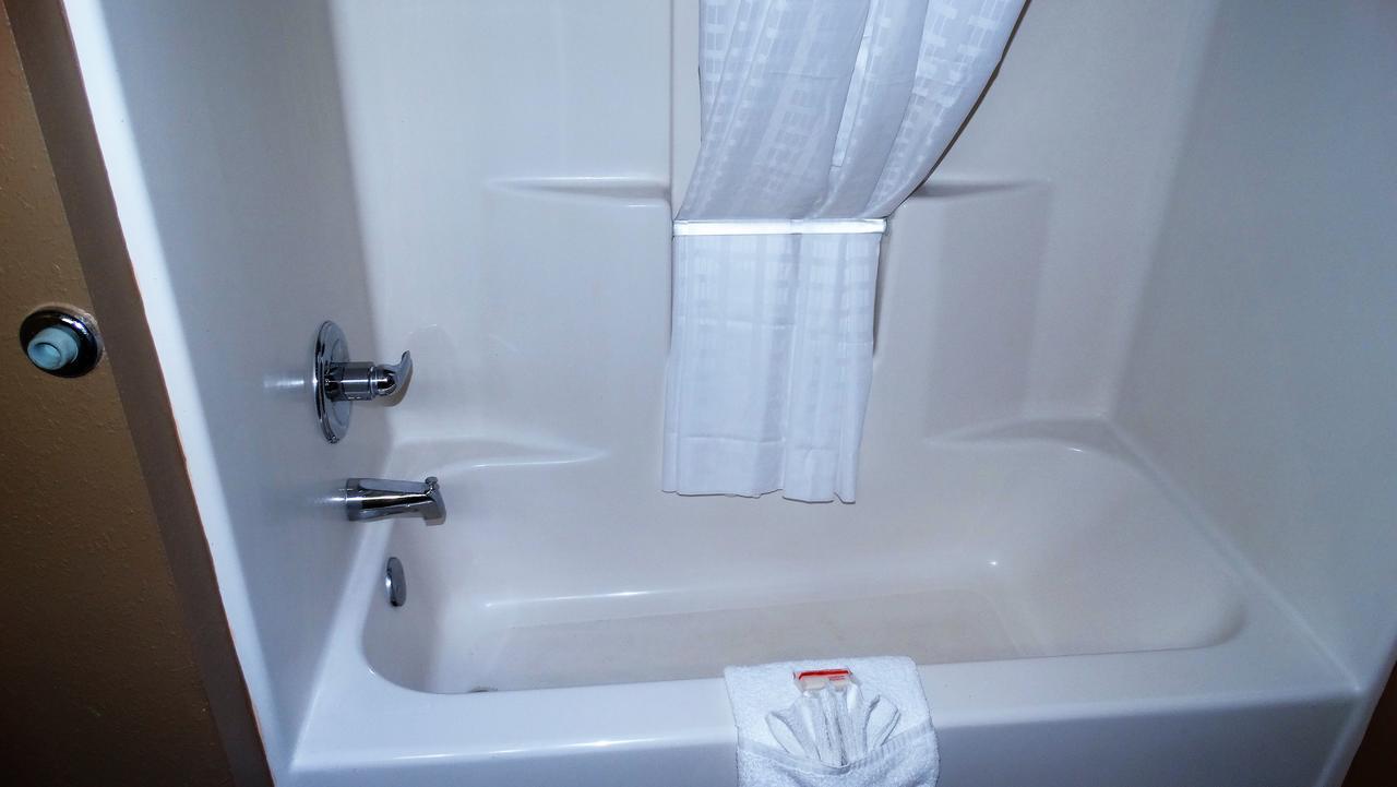 Oak Tree Inn & Suites Claxton Dış mekan fotoğraf